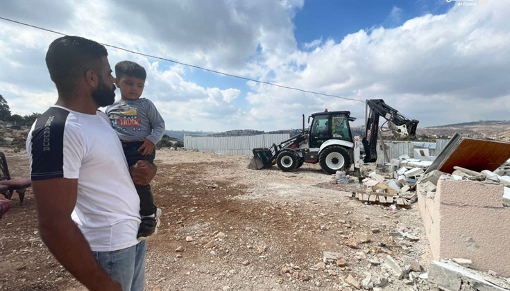 هدم منزل عرفات الرجبي في بلدة بيت حنينا بقرار من بلدية الاحتلال