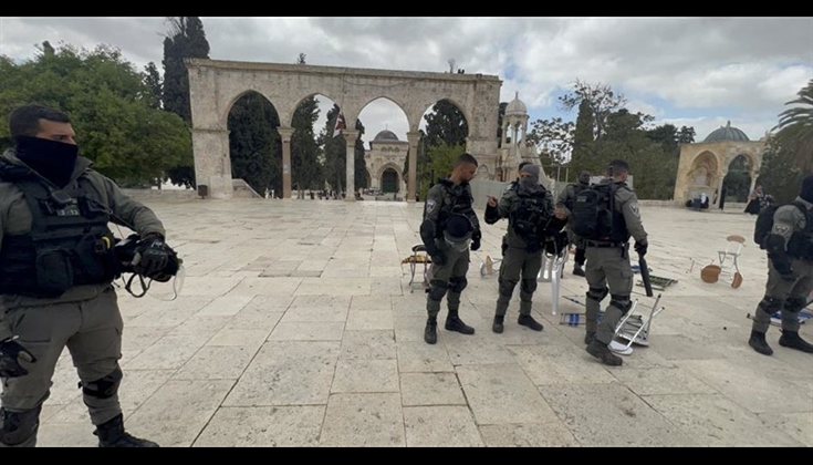 عشرات المستوطنين يقتحمون الأقصى