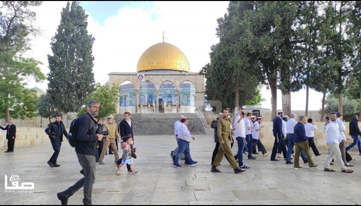 إصابات بقمع الاحتلال المرابطين بالأقصى