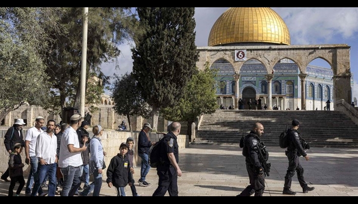 عشرات المستوطنين يقتحمون المسجد الأقصى