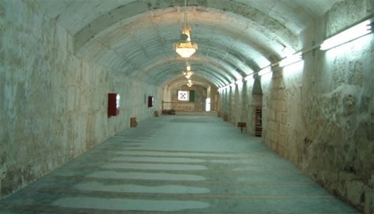 هل يجرؤ اليهود الصهاينة الإعلان عن كنسهم الموجودة تحت الأقصى؟