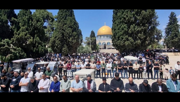 30 ألفًا يؤدون صلاة الجمعة في المسجد الأقصى