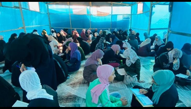 بقلوبٍ مُضمَّدة.. 72 حافظة لكتاب الله يسردنه على جلسة واحدة