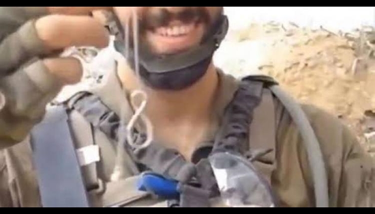 "سَرقنا قلاداتٍ ثمينة وقتَلنا بعض أسرانا"في غزة..