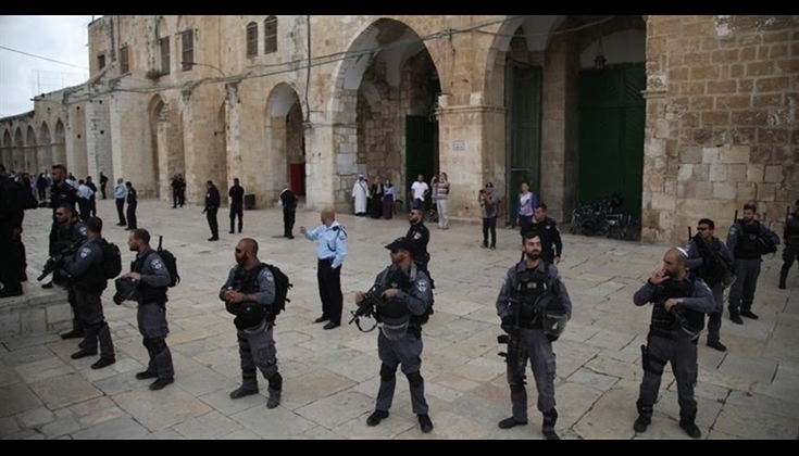 مستوطنون يقتحمون المسجد الأقصى