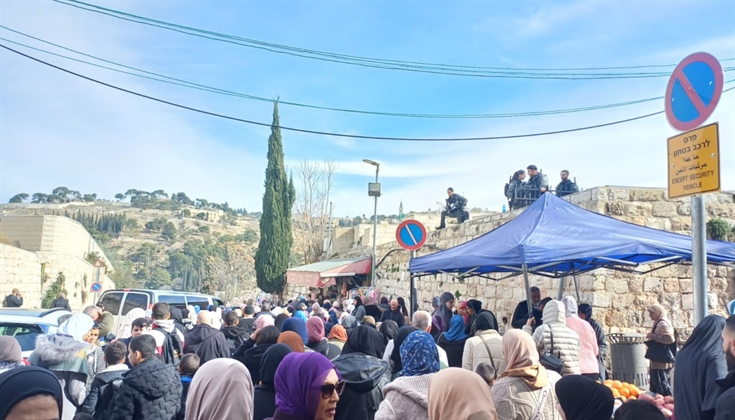 الآلاف من فلسطينيي الداخل المحتل يعمرون الأقصى