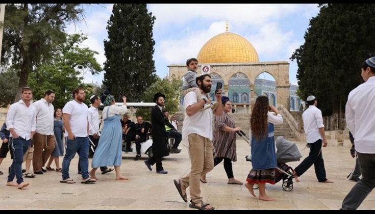 عشرات المستوطنين يقتحمون المسجد الأقصى