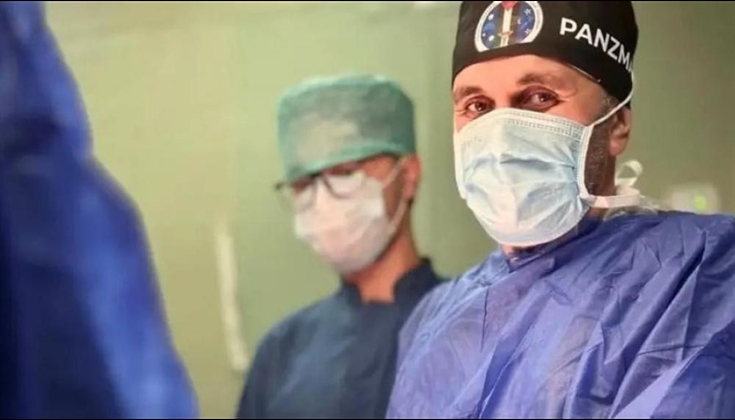 الطبيب الأردني البلوي يروي لـ"صفا" هول ما عايشه بغزة وقصة اعتقاله