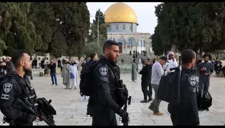 عشرات الأقصى يقتحمون المسجد الأقصى