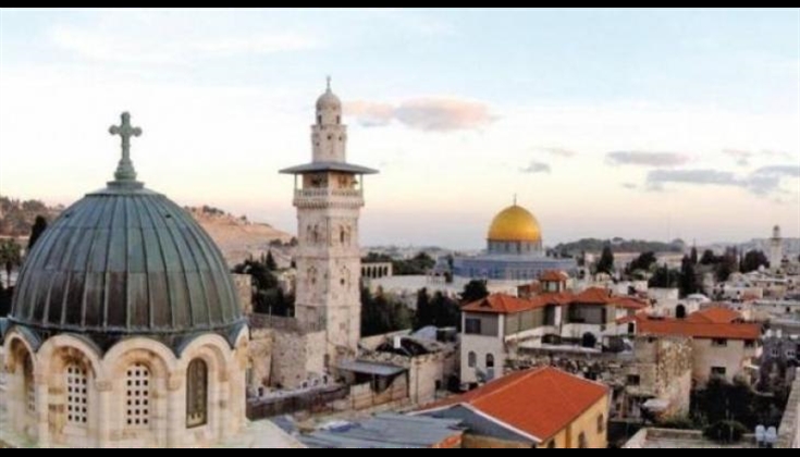 الاحتلال يخرج عائلة الباشا من منزلهم التاريخي بالقدس قسراً