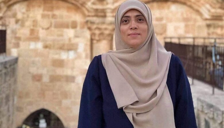 الاحتلال يسلم المحررتين خويص وقوس قرارات منع سفر وتواصل