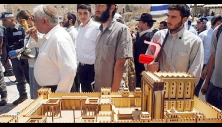 جماعات الهيكل المتطرفة تنشر صورة متخيلة لإقامة مذبح في الأقصى..