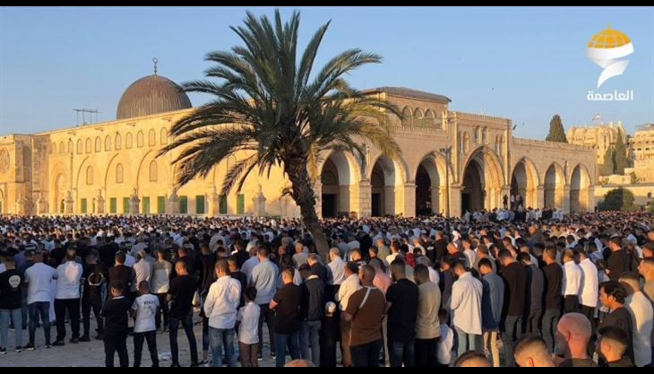 80 ألف فلسطيني يؤدون صلاة العيد في المسجد الأقصى