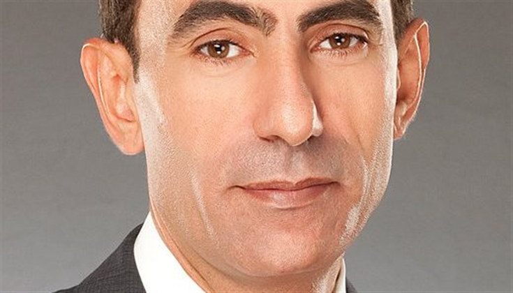 بين الصحافة والتأريخ