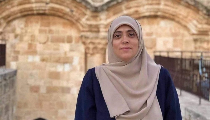 الاحتلال يُجدّد إبعاد المرابطة خديجة خويص عن الأقصى