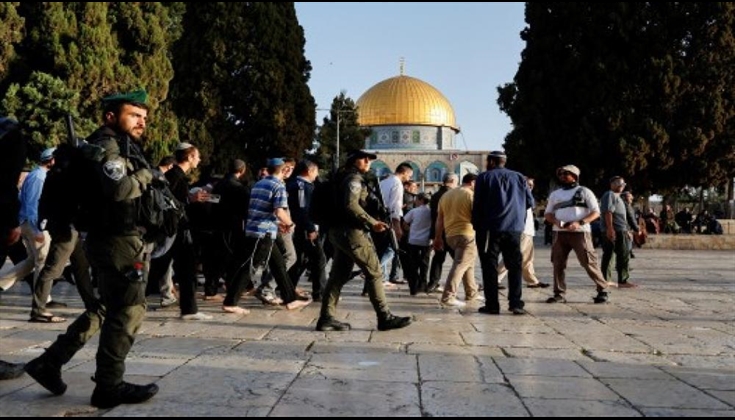 واصل مستوطنون، صباح يوم الثلاثاء، اقتحامهم للمسجد الأقصى المبارك