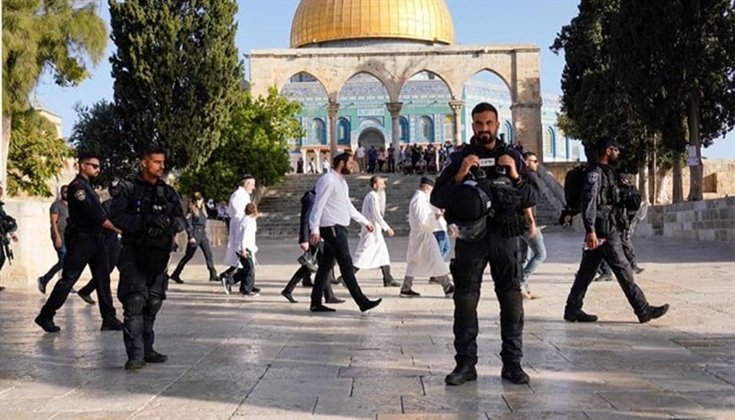 مستوطنون يقتحمون المسجد الأقصى