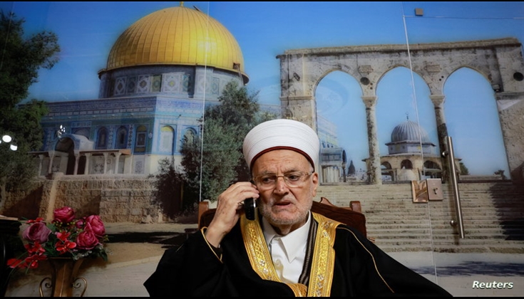 الاحتلال يمنع الشيخ عكرمة صبري من السفر